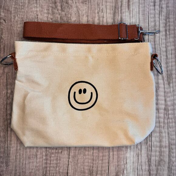 Boho Canvas Crossbody Purse Smiley Face Bag Bag NEW FAST SHIP Travel Bag - Picture 2 of 5